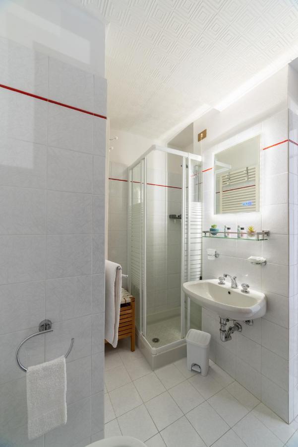 Centro Storico - Leonardo House Apartment Bergamo Bagian luar foto