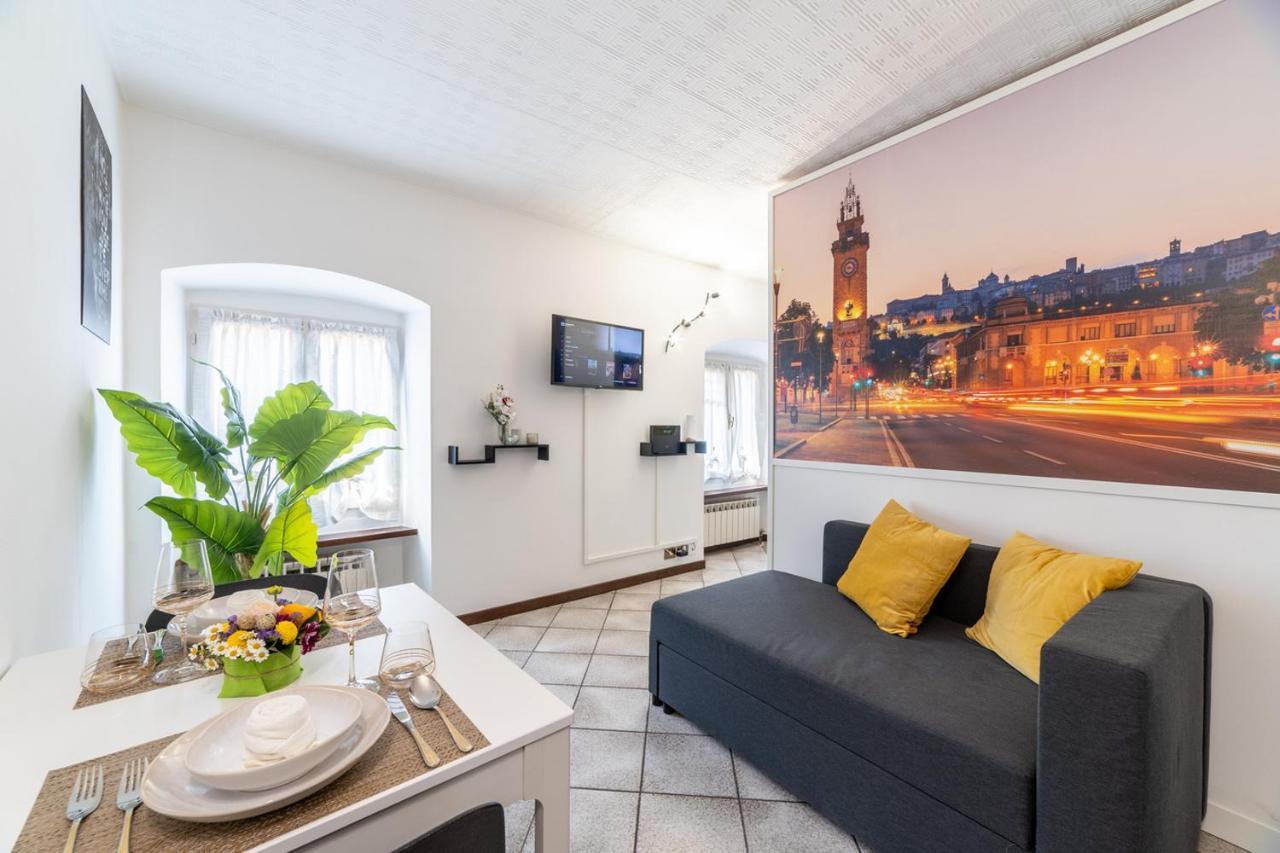 Centro Storico - Leonardo House Apartment Bergamo Bagian luar foto